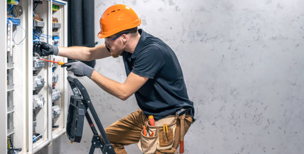 Best Licensed Electrician  in Nashvle, IL